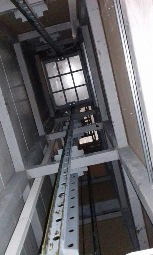 Подъемник грузовой в металлокаркасной шахте, 250 кг, Оренбург