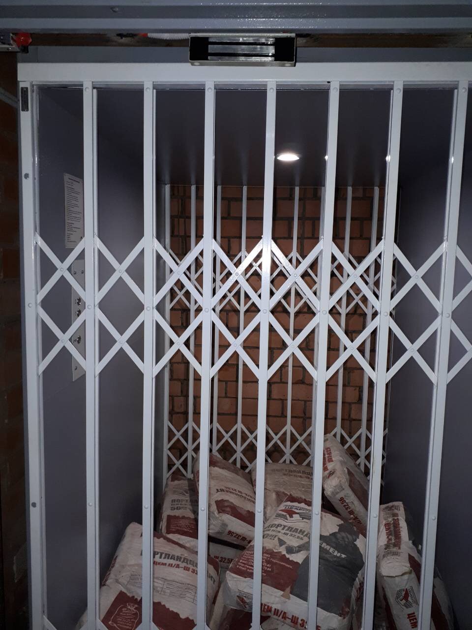 Грузопассажирский подъемник, 1000 кг, Ухта